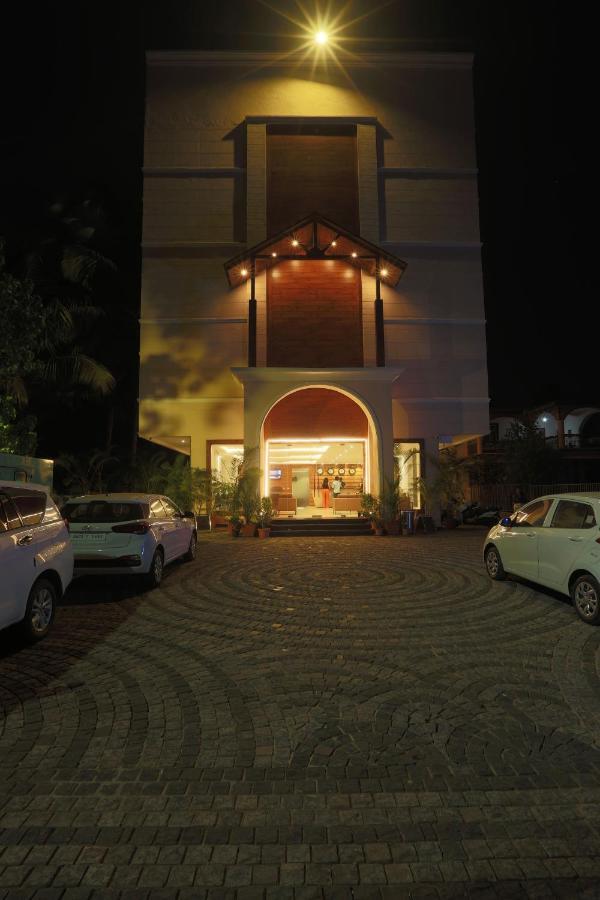 Resort The Lohias, Goa 坎多林 外观 照片